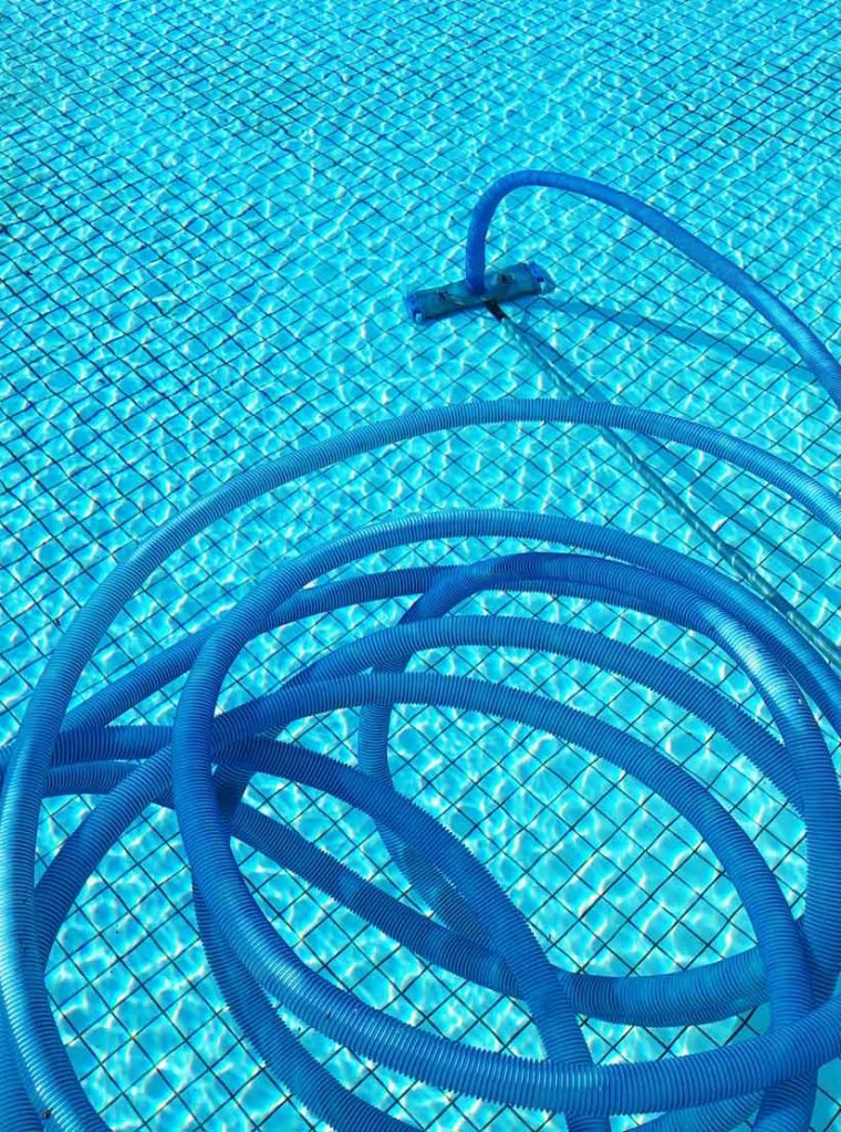 Entretien-piscine-renaison-roanne H2O Piscine Services entretien de piscine à Renaison proche de Roanne
